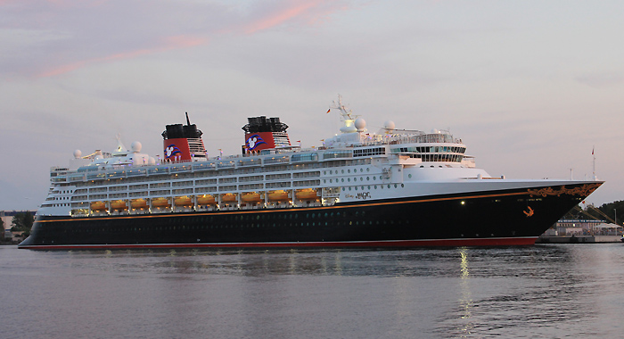 MS Disney Magic in Rostock / Warnem�nde / Bild: 2 / 01.08.2018